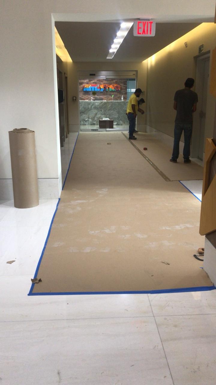 Remodelación de pasillo comercial sin cerrar la operación